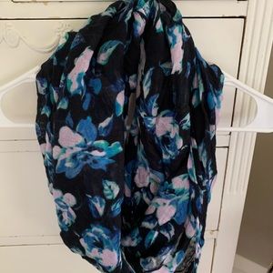 3 patterned infinity scarves